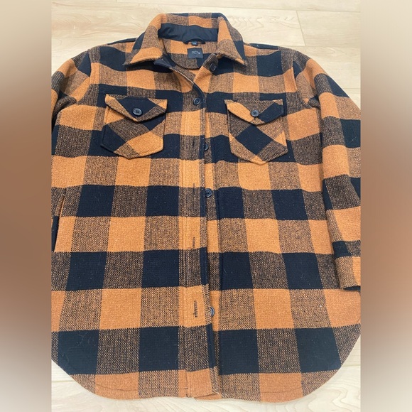 Plaid Jacket, oversized. Button down - Picture 2 of 10